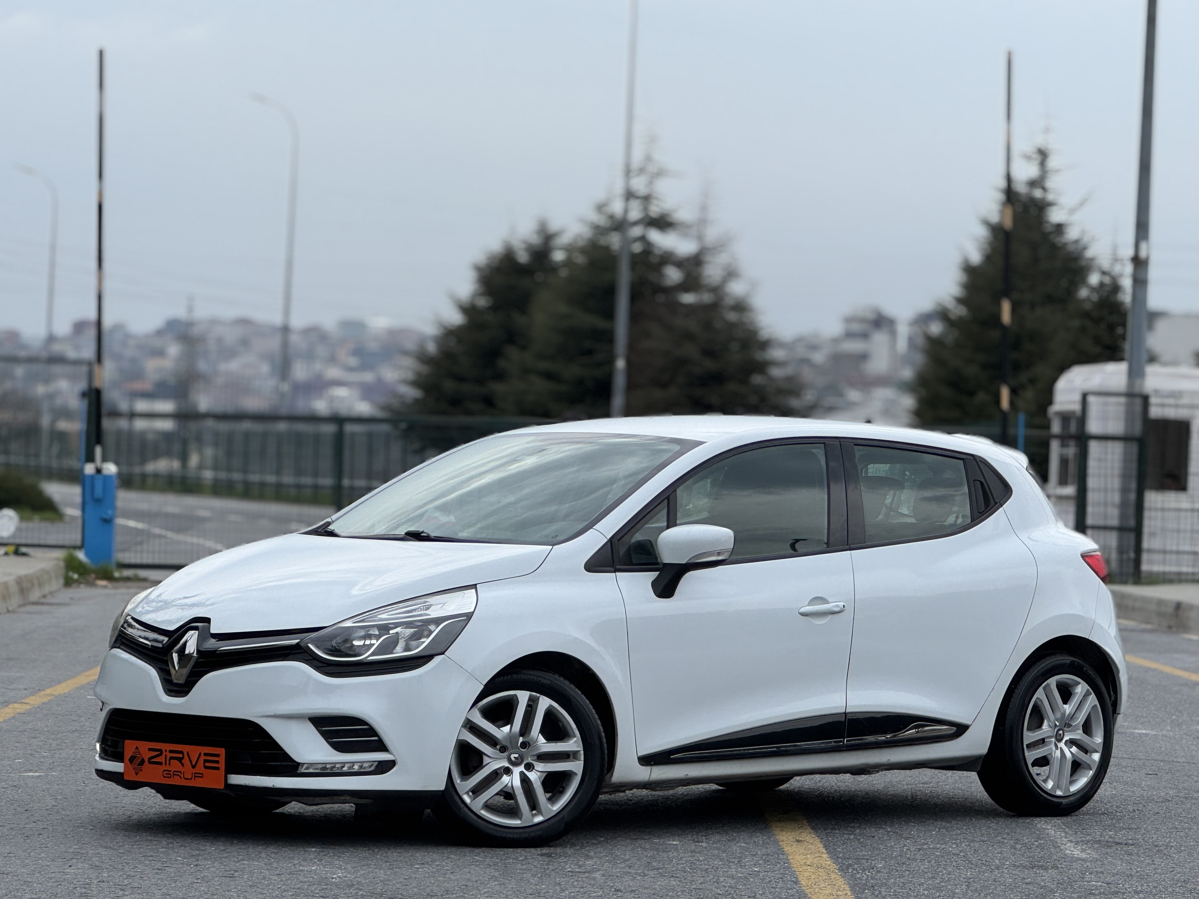 RENAULT CLİO 2020 TOUCH 0.9 TCE 200 BİN TL PEŞİNAT-BANKASIZ KREDİSİZ-