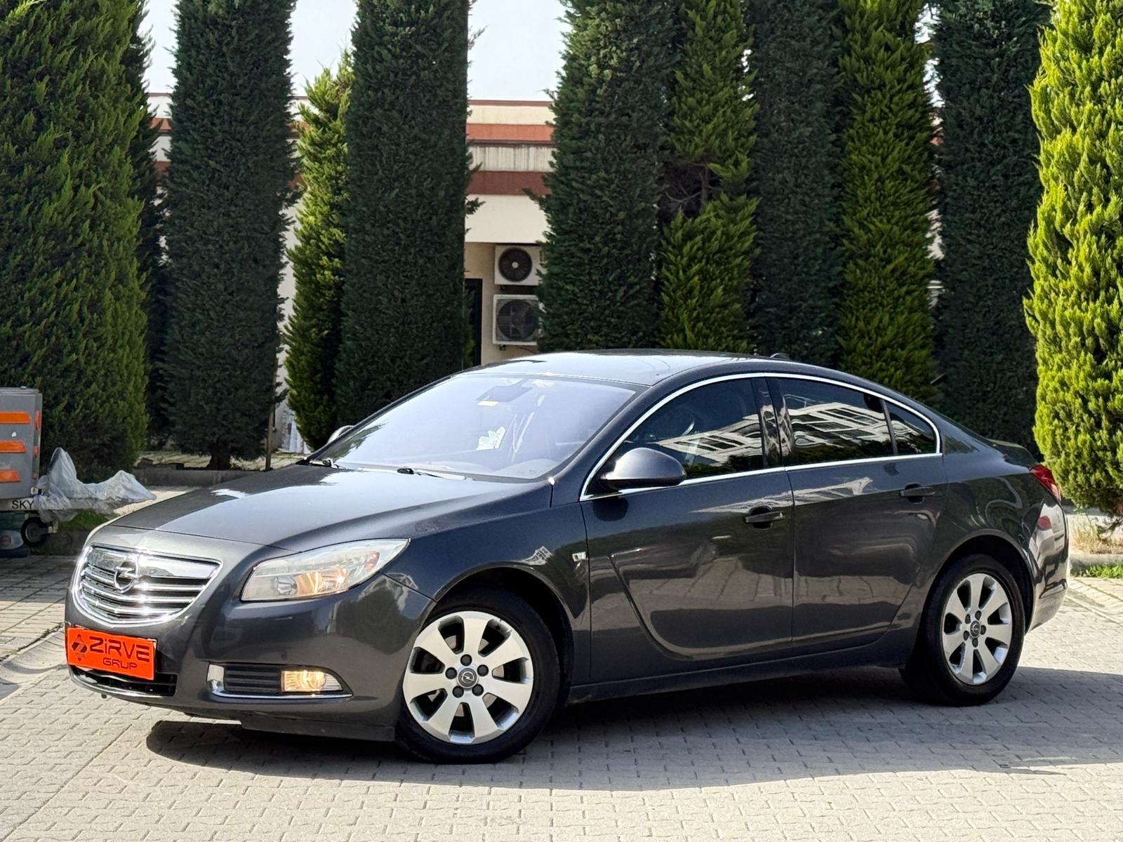 İNSİGNİA 2012 EDİTİON PAKET 2.0 CDTİ 184BİN KMDE TESLA EKRANLI-200 BİN TL PEŞİNATLA-