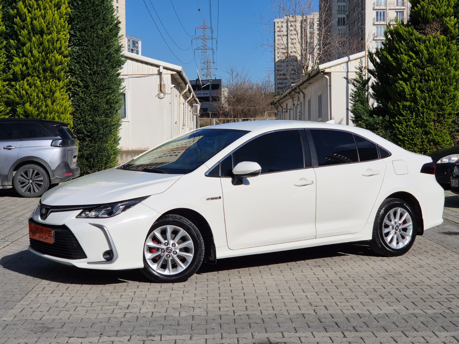 TOYOTA COROLLA 2020 1.8 HYBRİD BENZİN-ELEKTRİK ENDOLU PAKETİ DÜŞÜK KM