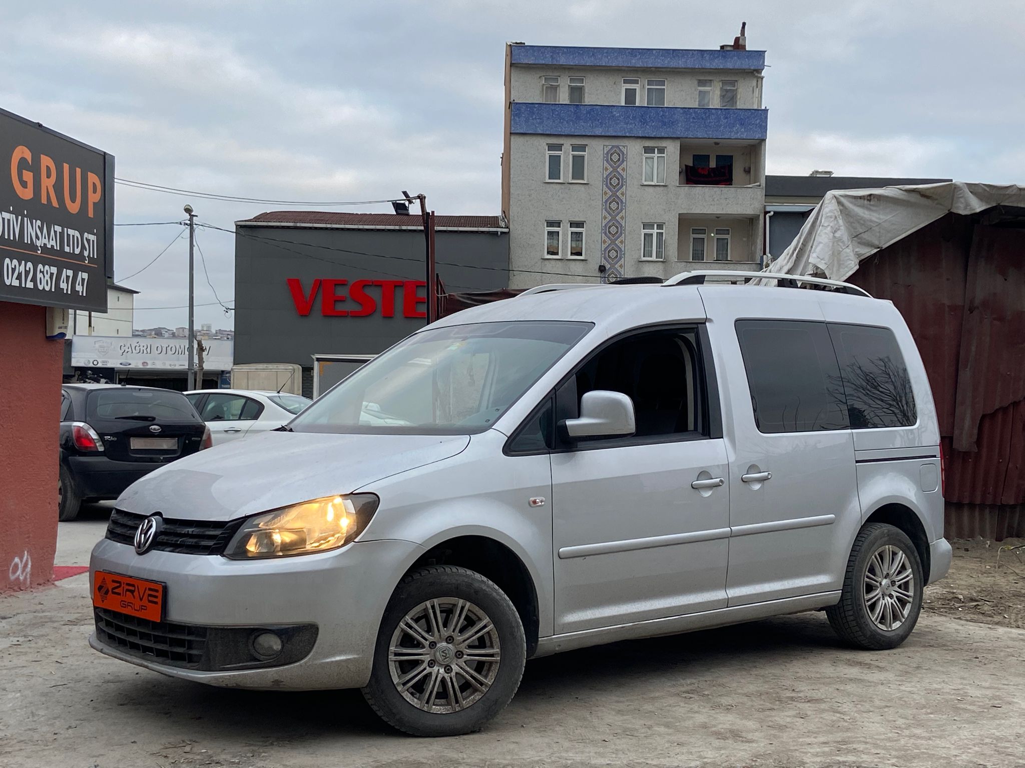 VOLKSWAGEN CADDY 2012 OTOMATİK MAKYAJLI DÜŞÜK KM-BANKASIZ KREDİSİZ-