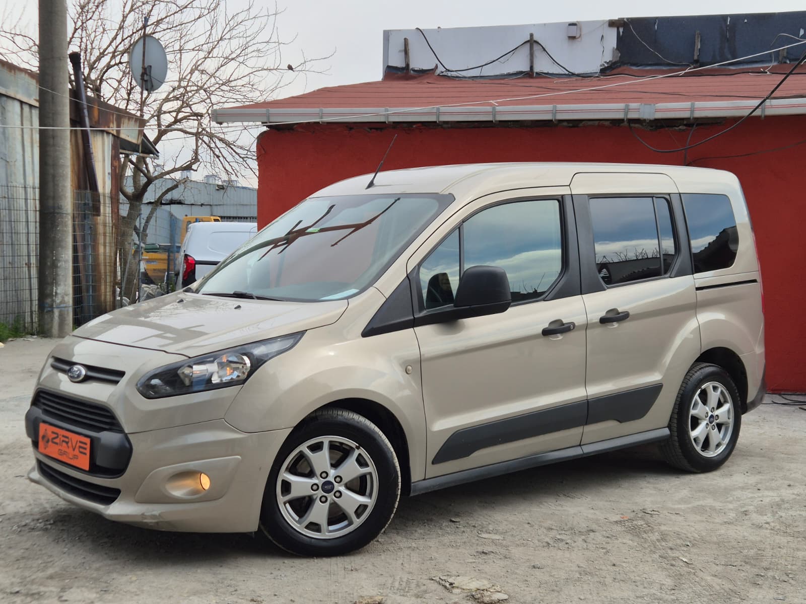 FORD CONNECT 2016 DELUXE PLUS 1.6TDCİ 125 KMDE LANSMAN RENK-36 AY TAKST BANKASIZ KREDİSİZ-