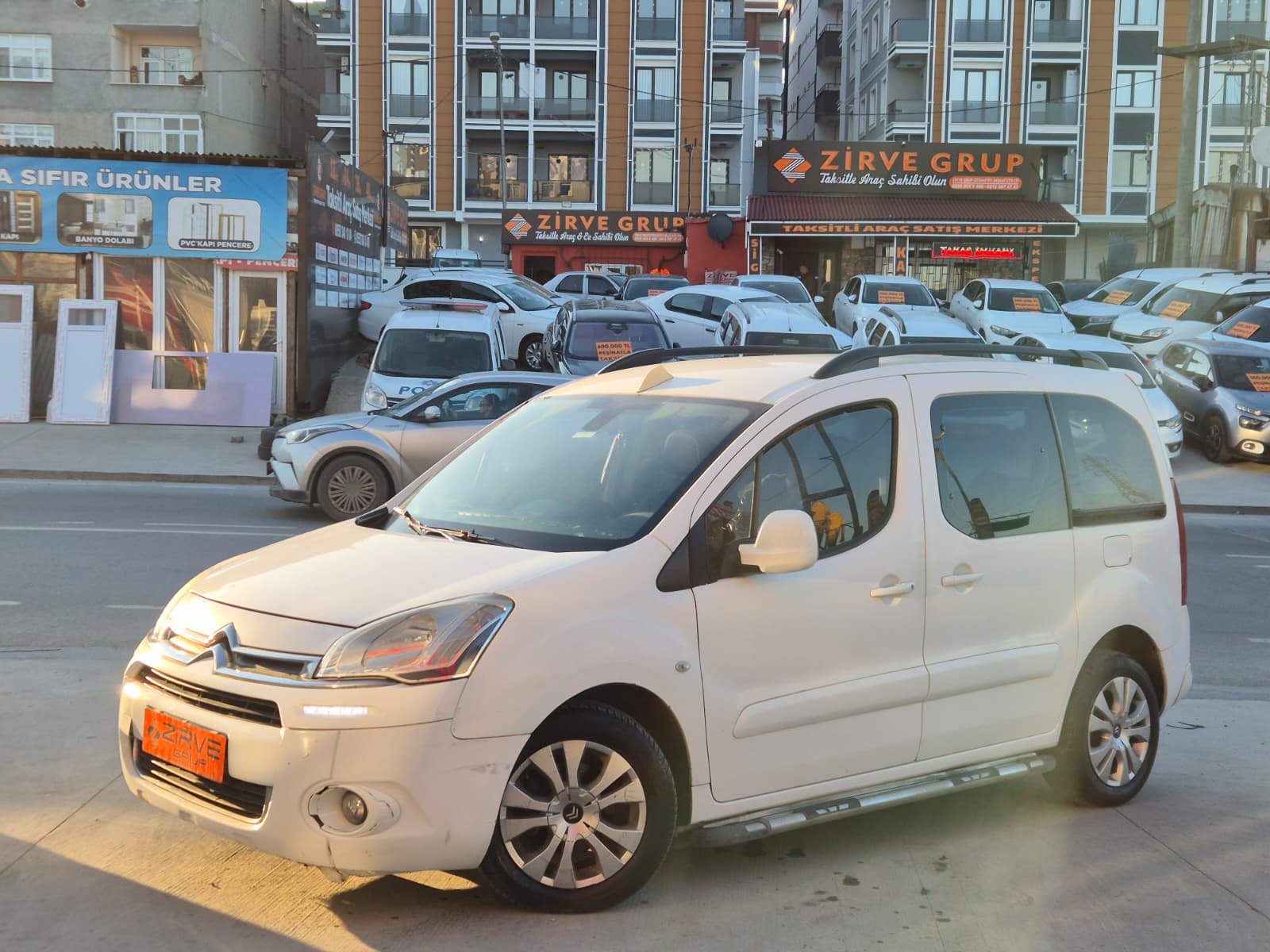 BERLİNGO 2013 SX 246KMDE 92HP 1.6HDİ DOUBLE EKRANLI HATASIZ BOYASIZ-3 AY SONRA ÖDEMELİ-