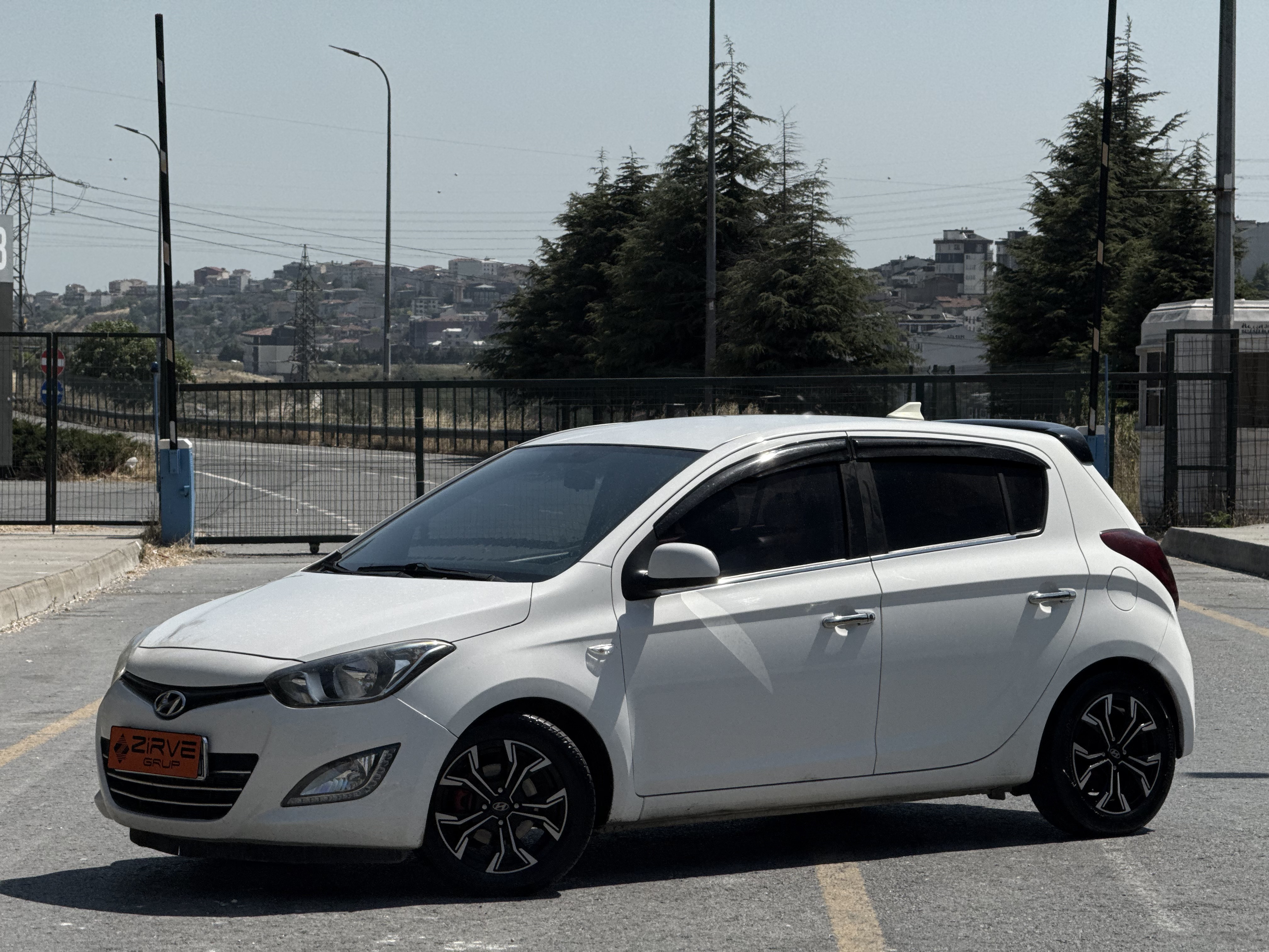  HYUNDAİ İ20 2014 1.4 CRDi JUMP 150 BİN TL PEŞİNAT 36 AY -BANKASIZ KREDİSİZ TAKSİTLE-