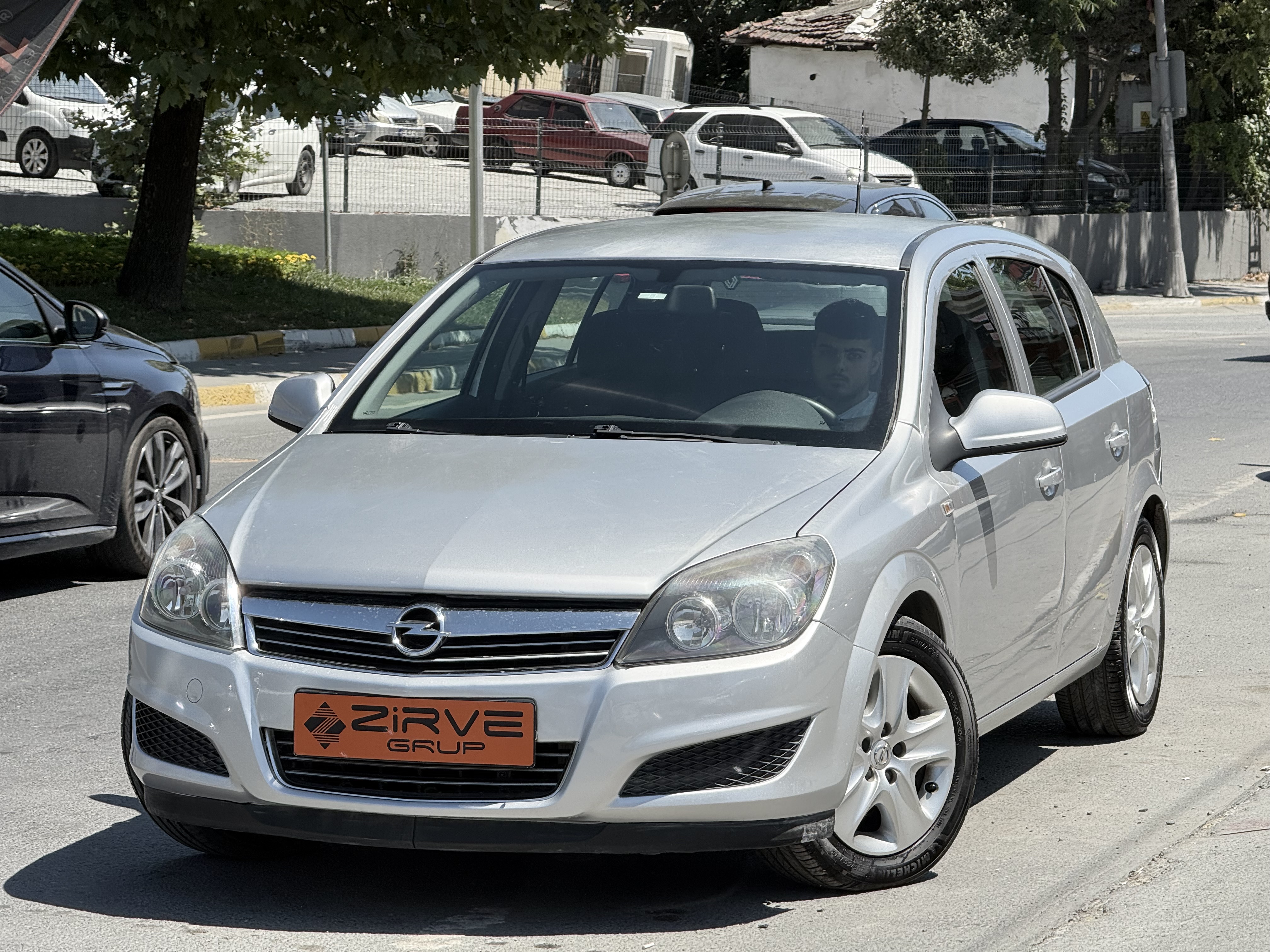OPEL ASTRA 1.6İ ESSENTİA EASYTRONİC -1.99 ORAN 48 AY TAKSİTLE-