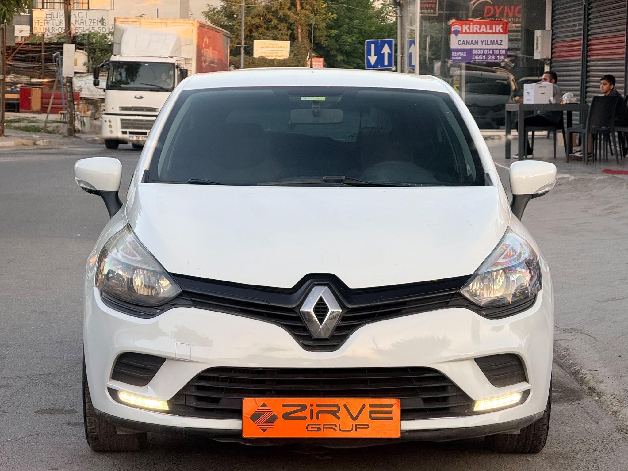 RENAULT CLİO 2018 HATASIZ BOYASIZ 1.5 DİZEL -1.99 ORAN 48 AY TAKSİTLE-