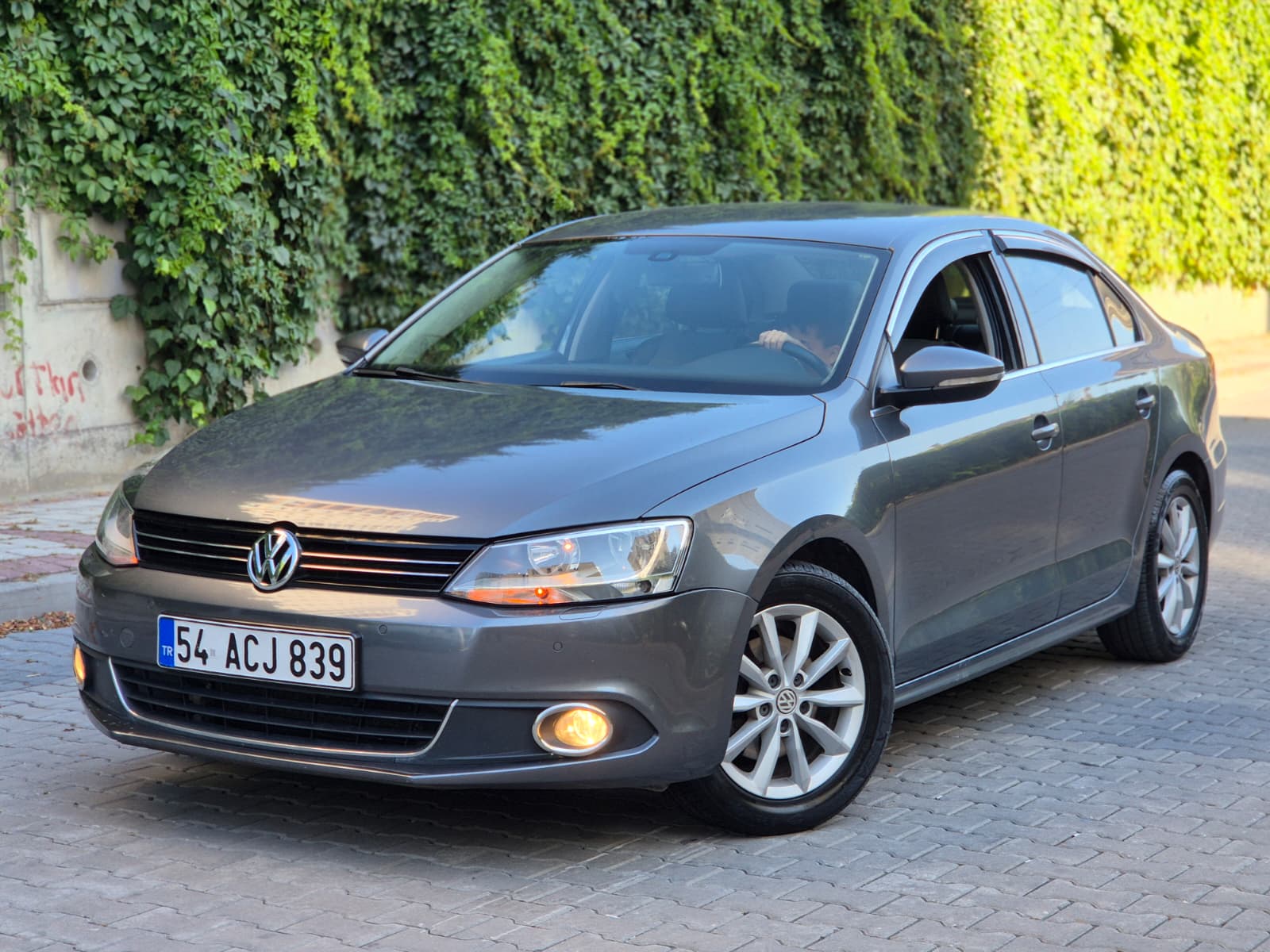 WOLKSWAGEN JETTA 2013 1.2 TSİ COMFORTLİNE OTOMATİK 135KMDE-48 AY SENETLE TAKSİTLE-