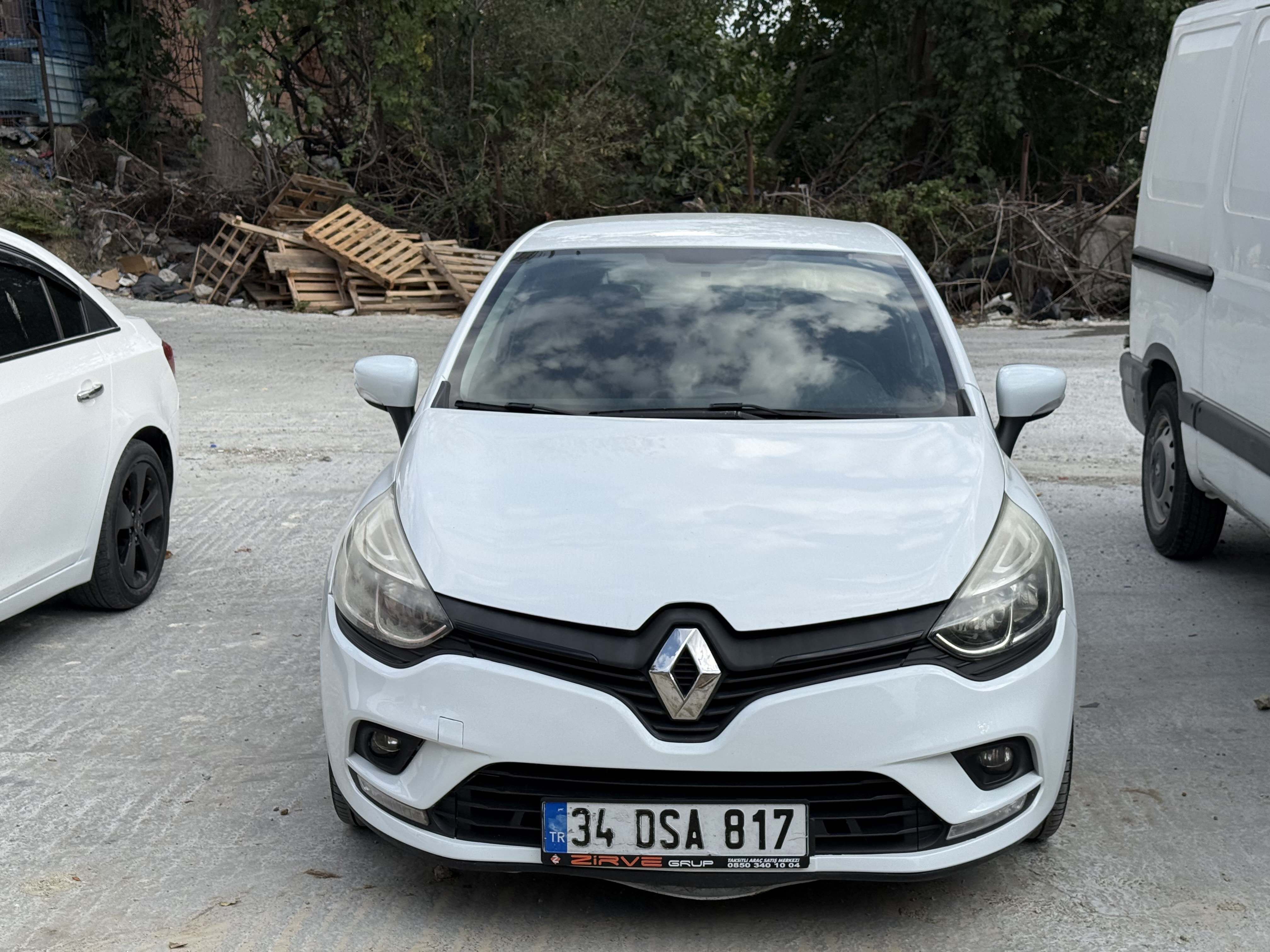 2020 RENAULT CLİO 0.9 TOUCH BENZİNLİ MANUEL-250 BİN PEŞİNAT İLE 3 AY ERTELEME-